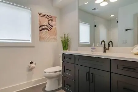 Hébergement de vacances Luxurious Twin Homes In Germantown Nashville