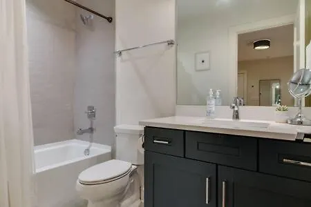 Hébergement de vacances Luxurious Twin Homes In Germantown Nashville