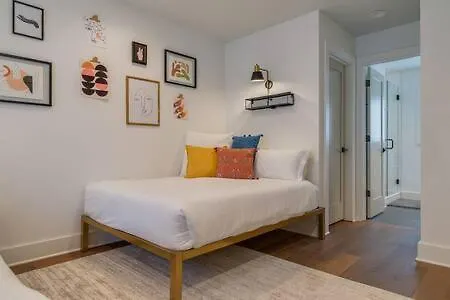 Hébergement de vacances Luxurious Twin Homes In Germantown Nashville